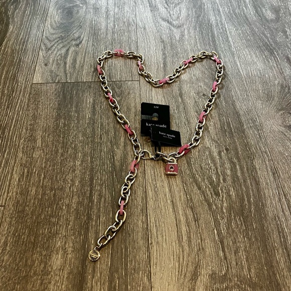 KATE SPADE NEW YORK LOCK & SPADE CHAIN LINK BELT IN PINK